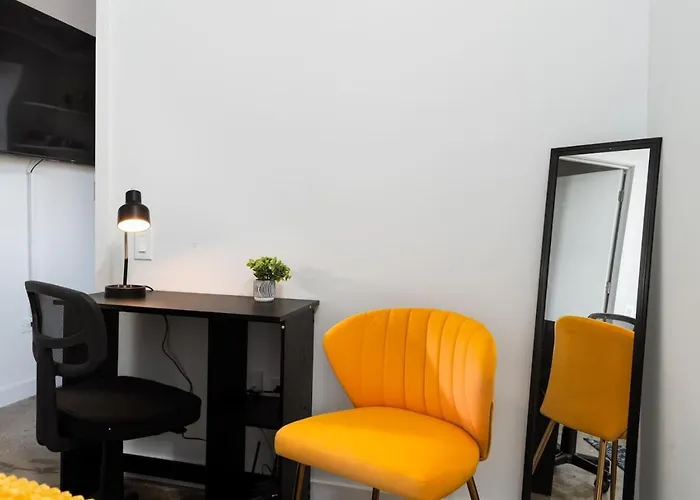 Apartment Regal Stylish Uptown Loft Beachfront Rooftopwfhgym Chicago