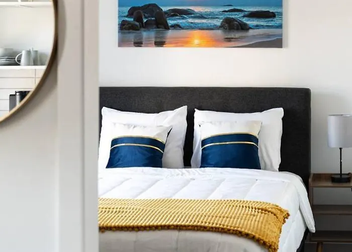 Regal Stylish Uptown Loft Beachfront Rooftopwfhgym Apartment